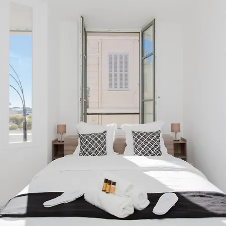 Anzur Yourhosthelper *