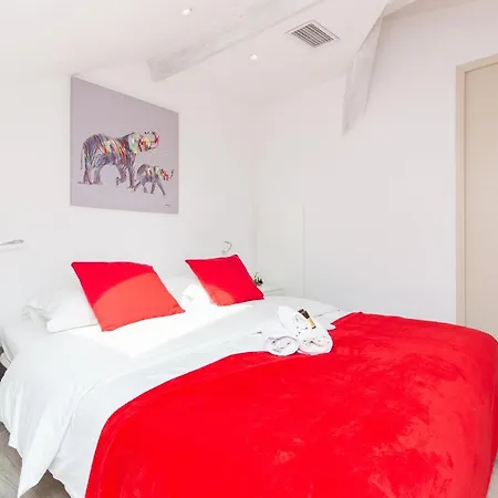 Anzur Yourhosthelper