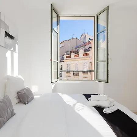 Anzur Yourhosthelper *