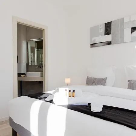 Anzur Yourhosthelper *