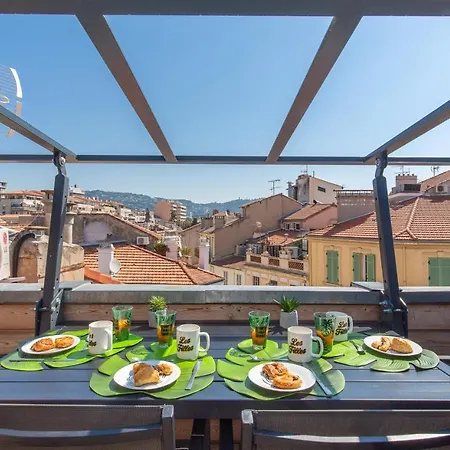 Anzur Yourhosthelper Κάννες