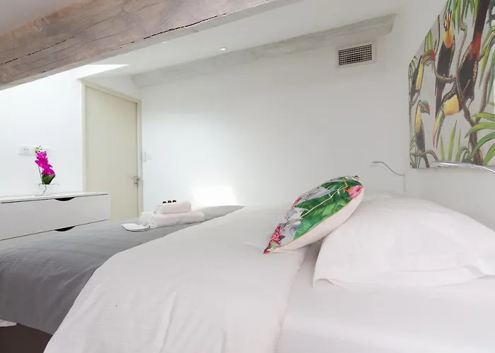 Apartment Anzur Yourhosthelper