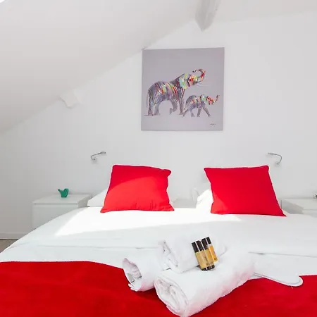 Anzur Yourhosthelper